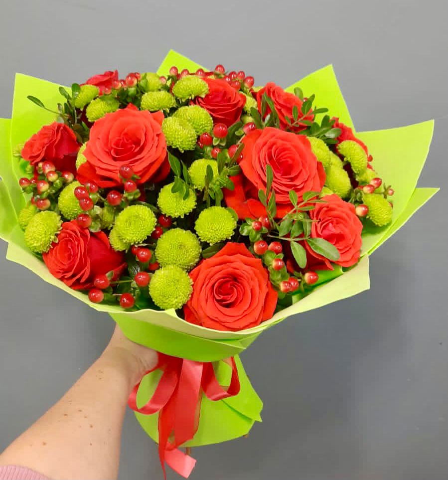 Букет цветов из: Хризантемы и Розы в Кобылках