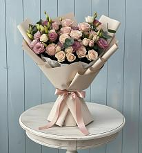 Букет цветов из:  Розы и Лизиантусы в Кобылках