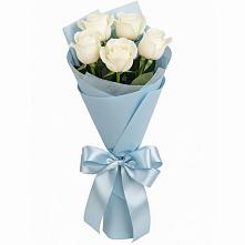 Букет 5 Белых роз Проуд в Кобылках