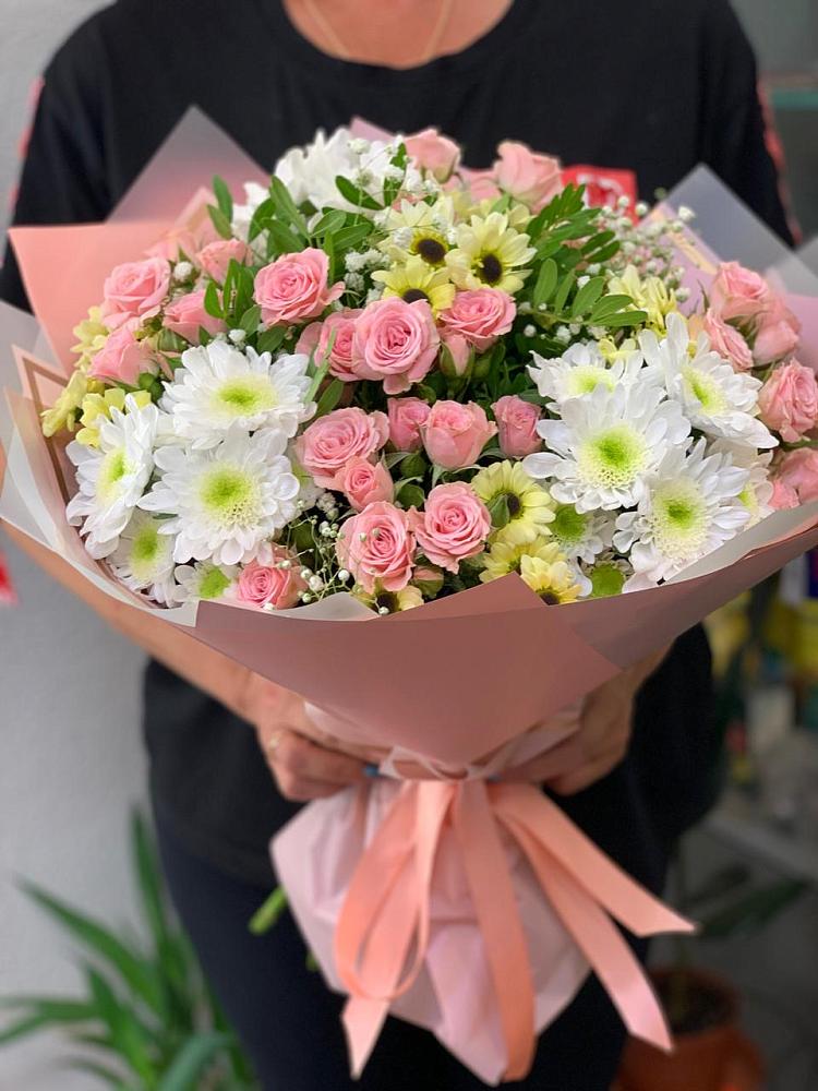 Букет цветов из: Розы и Хризантемы в Кобылках