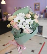 Букет милый в Кобылках Букет цветов из: Хризантемы и Розы в Кобылках