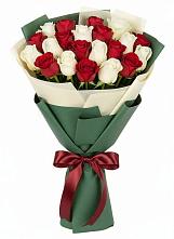 Букет Микс из красных и белых роз #REPLACE_PRED# Кобылках