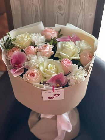 Букет цветов из: Орхидеи, Розы и Гвоздики в Кобылках