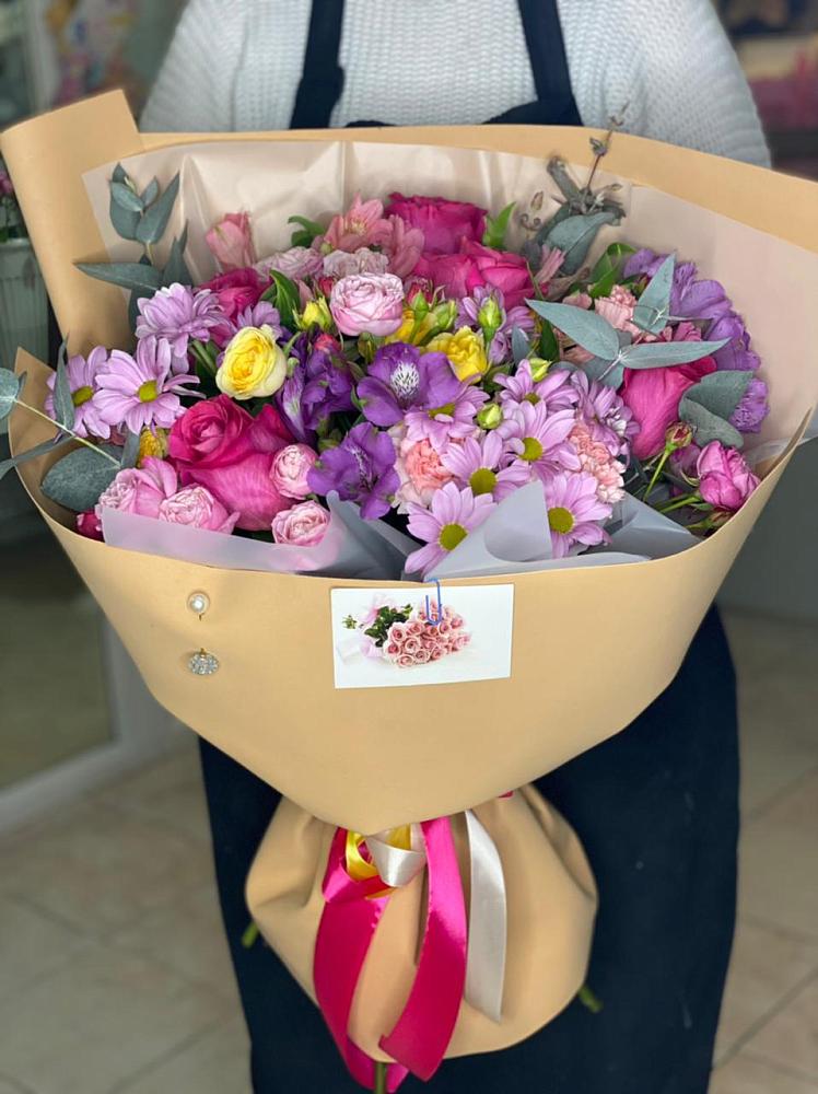 Букет цветов из: Хризантемы, Гвоздики и Альстромерии в Кобылках