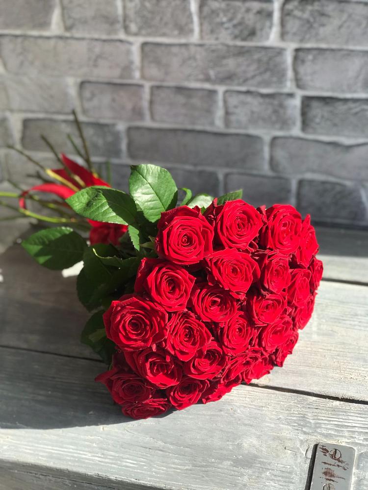 Букет Красные розы Фридом в Кобылках