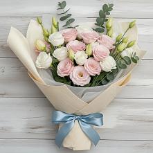 Букет цветов из:  Лизиантусы в Кобылках