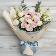 Букет цветов из:  Лизиантусы в Кобылках