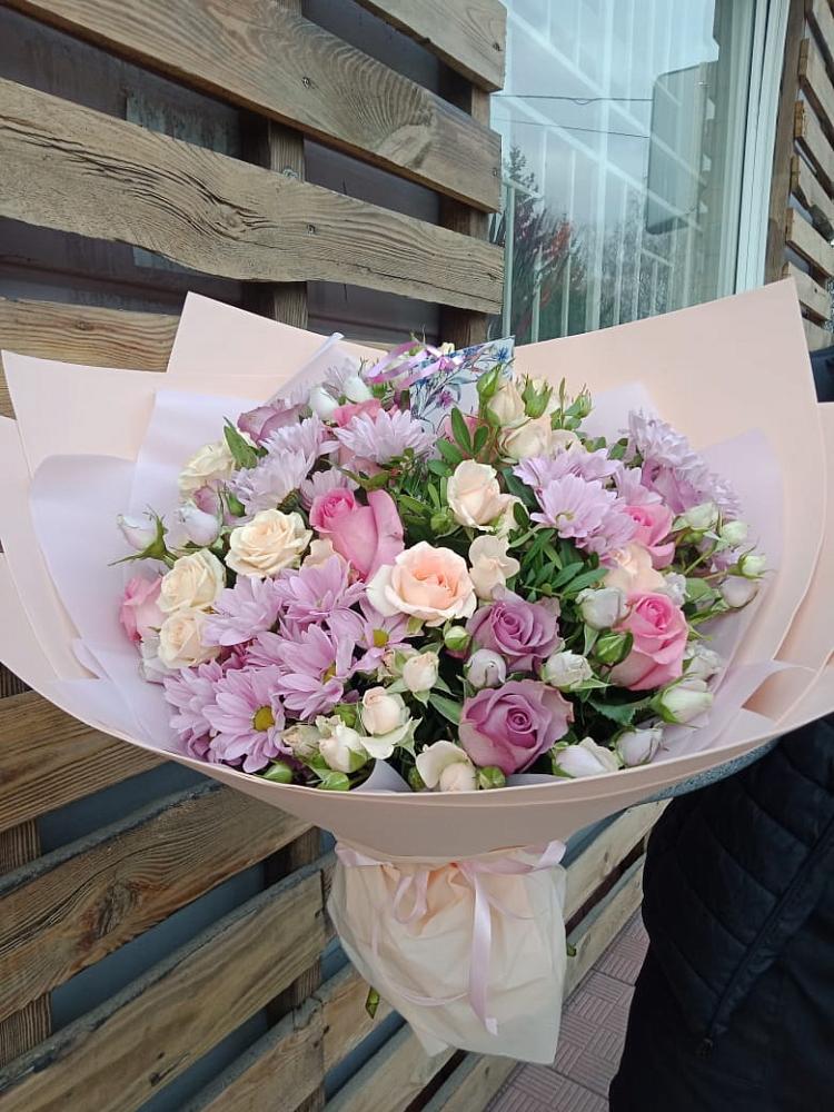 Букет цветов из: Розы и Хризантемы в Кобылках