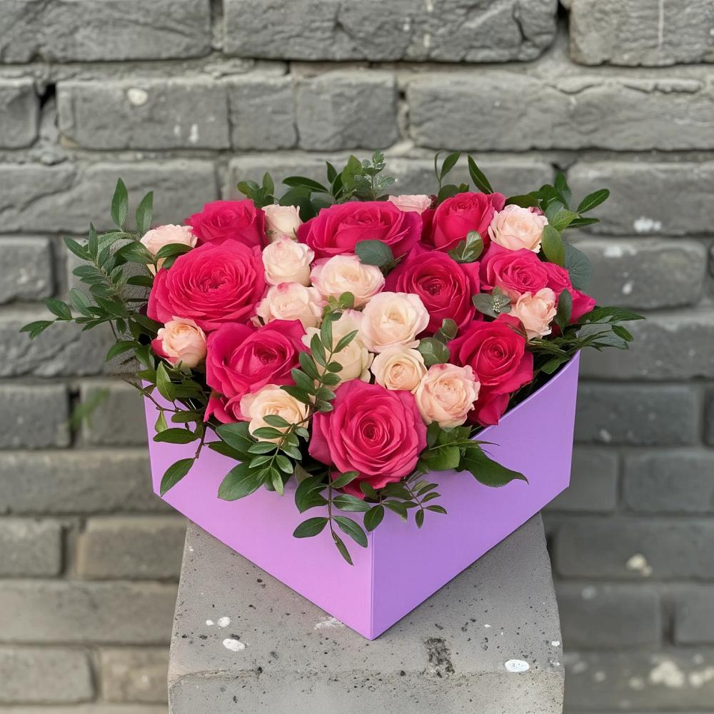 Цветочная композиция из Розы в коробке в Кобылках