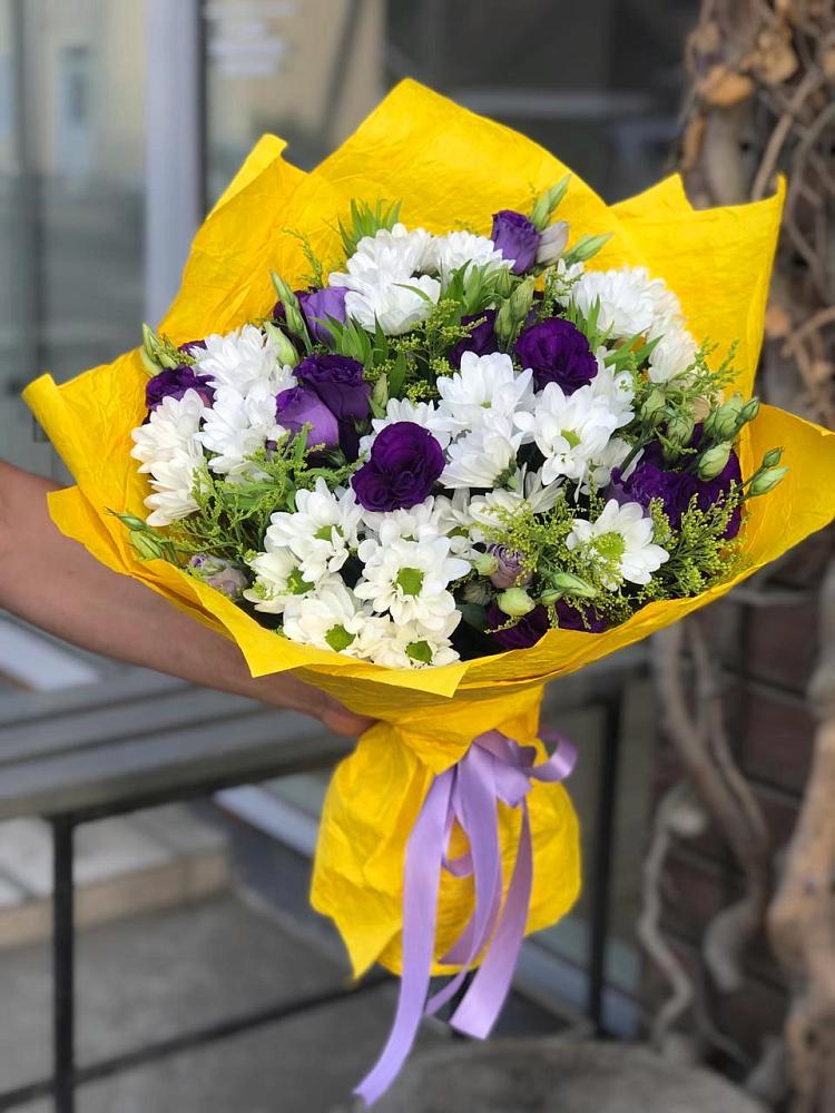 Букет цветов из: Ирисы, Хризантемы и Ромашки в Кобылках