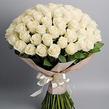 Букет 101 беля роза Белоснежка в Кобылках