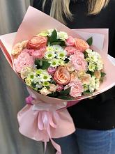 Букет нежные объятья в Кобылках Букет цветов из: Гвоздики, Розы и Хризантемы в Кобылках