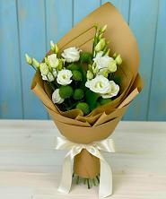 Букет цветов из:  Хризантемы и Лизиантусы в Кобылках