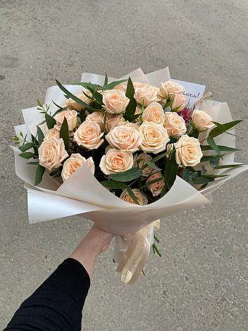 Букет Кремовые розы Латте в Кобылках