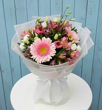 Букет цветов из:  Герберы, Альстромерии и Лизиантусы #REPLACE_PRED# Кобылках