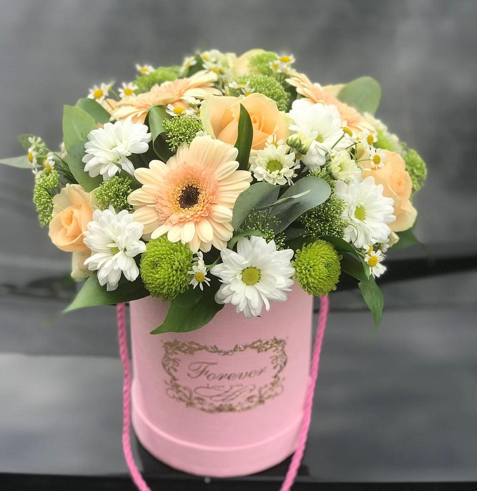 Цветочная композиция из Розы, Герберы и Хризантемы в шляпной коробке в Кобылках