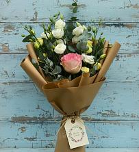 Букет цветов из:  Розы и Лизиантусы в Кобылках