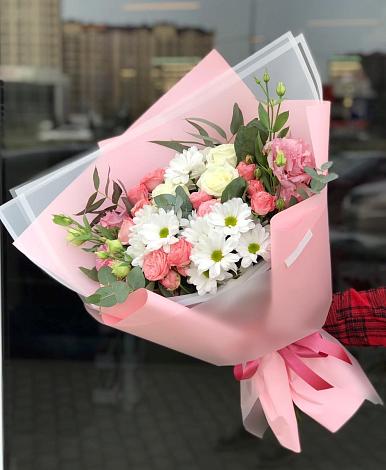 Букет цветов из: Розы, Лизиантусы и Хризантемы в Кобылках