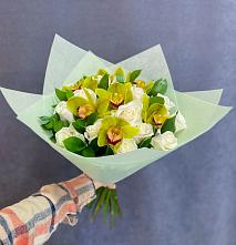 Букет цветов из:  Орхидеи и Розы в Кобылках